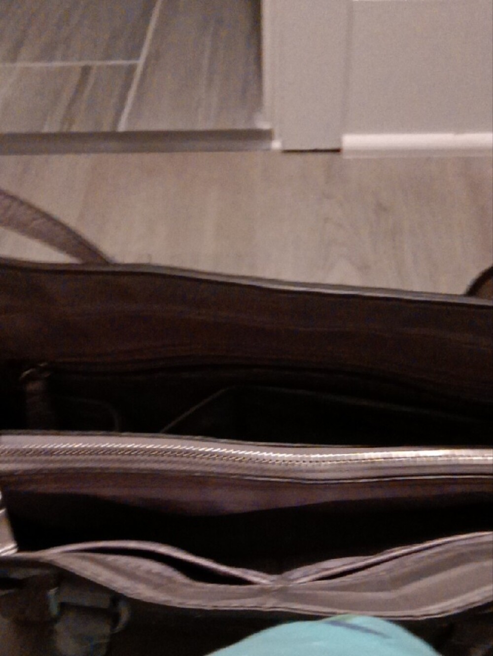 Michael Kors Grey Croc-Embossed Tote Bag - NWOT - Picture 5 of 5